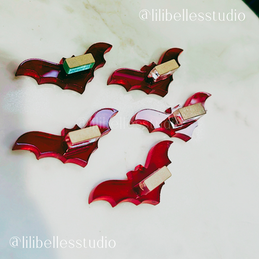 Bats nail stands MOLD