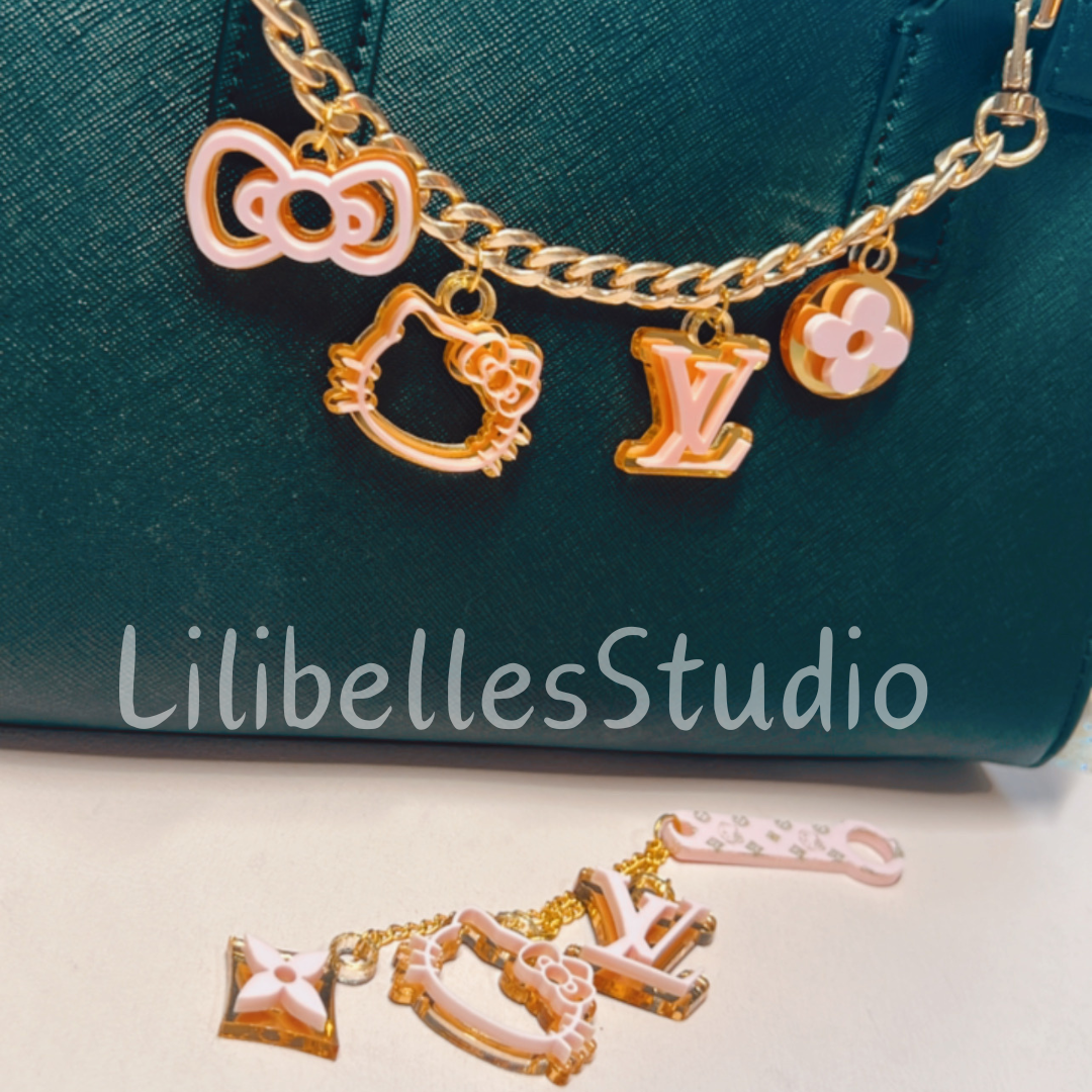 Kitty x LUX biggie charm (pink/gold)