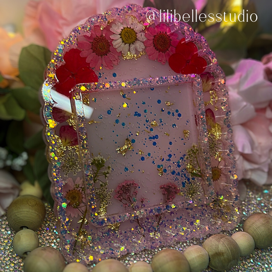 Floral shaker notepad holder